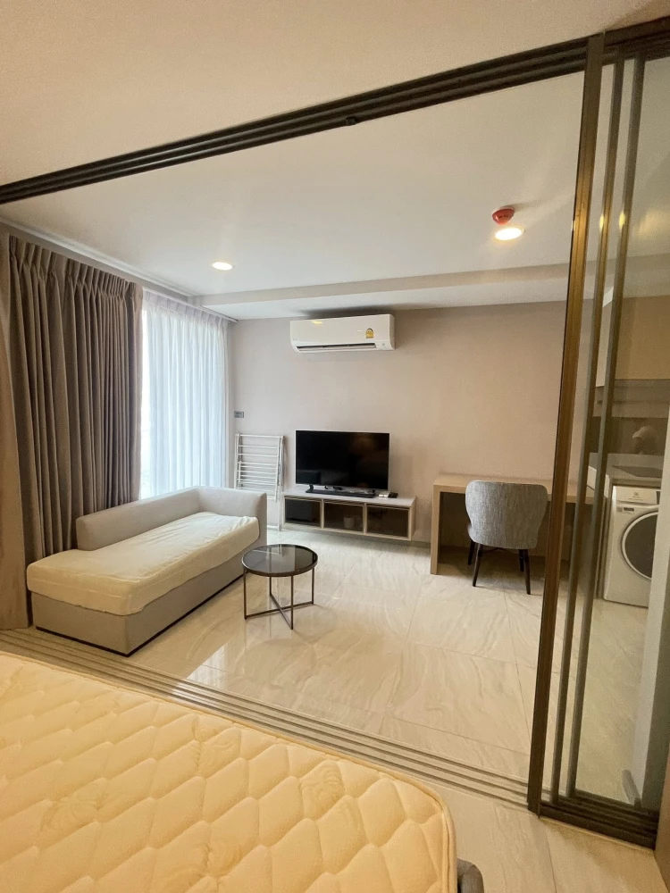 For rent: Walden Asoke, 1 bedroom, 1 bathroom, spacious room, comfortable, not cramped, complete with electrical appliances, must book.