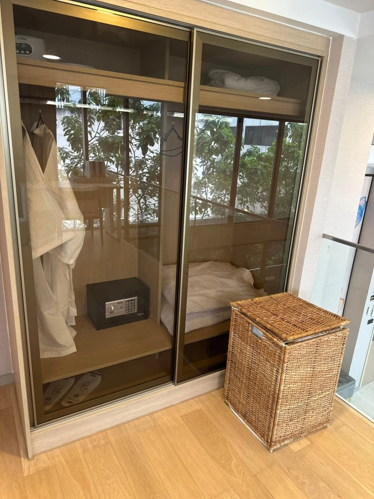 Walden Asoke for rent, spacious room, lots of usable space, good location, complete facilities, don't miss it.