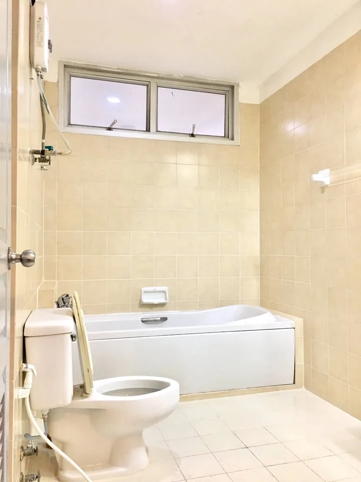 For rent: Waterford Diamond Sukhumvit 30/1. High floor unit with excellent ventilation. Fully furnished and equipped with all appliances. Book now!