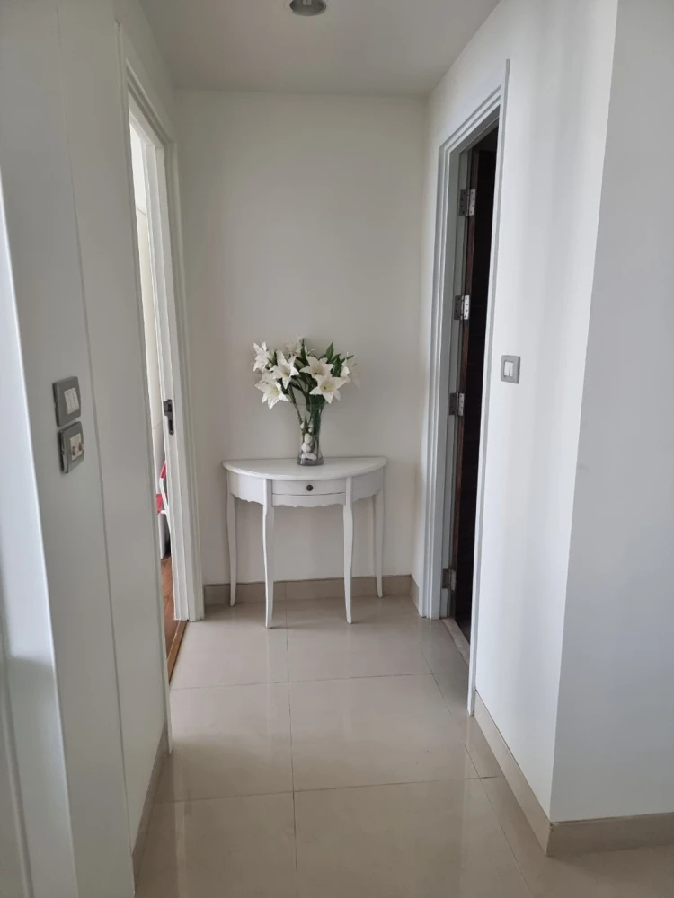 For rent: Watermark Chaophraya River, 2 bedrooms, spacious living area, prime location, stunning unblocked views. Book now!