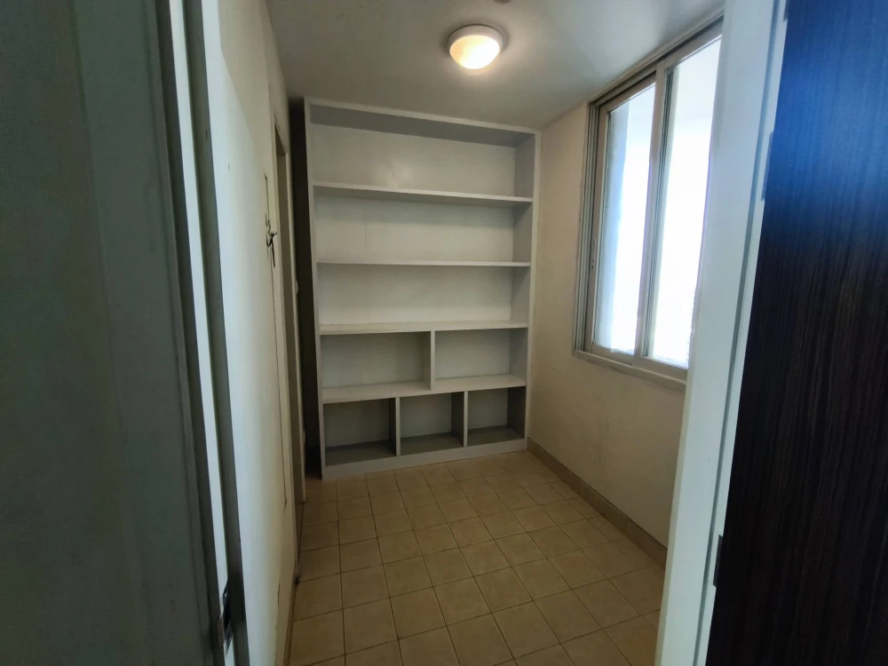 Watermark Chaophraya River condo for rent. High floor, spacious and comfortable with full amenities. Book now!