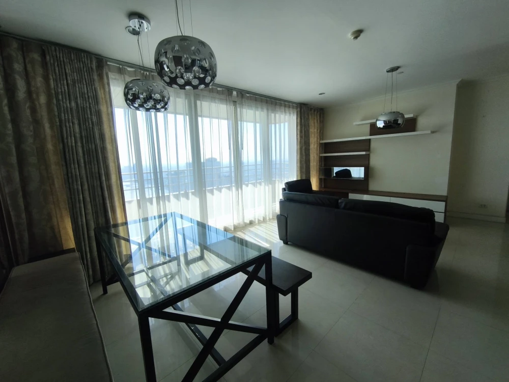 Watermark Chaophraya River condo for rent. High floor, spacious and comfortable with full amenities. Book now!