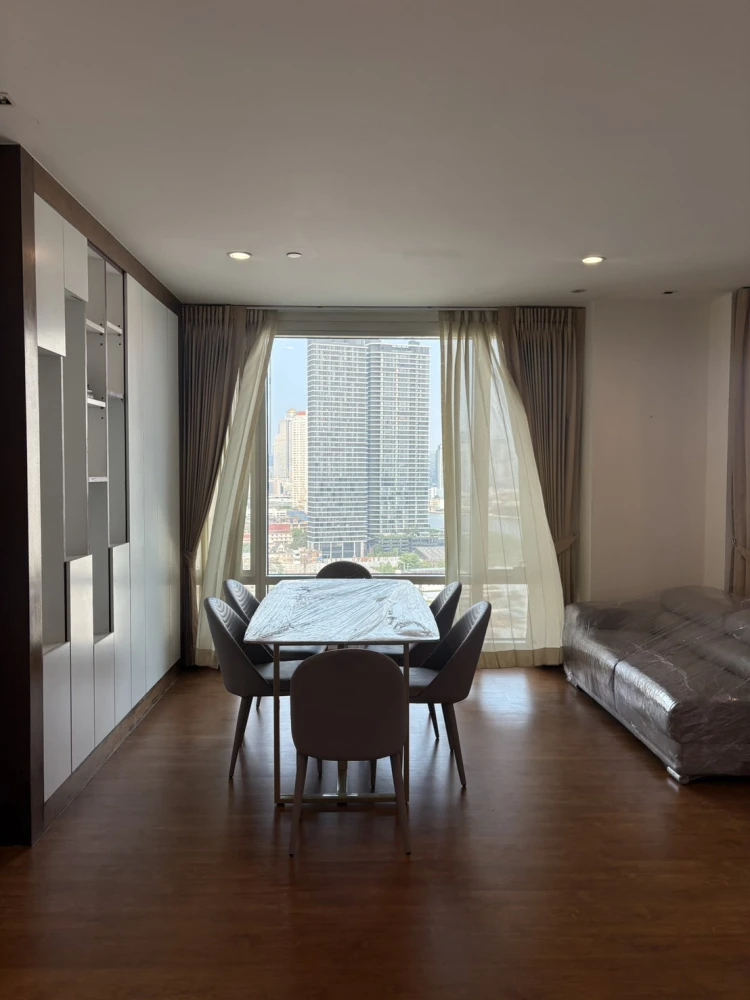 Watermark Chaophraya River apartment for rent. Ready to move in, fully furnished. Perfect for families, very comfortable. Book now!