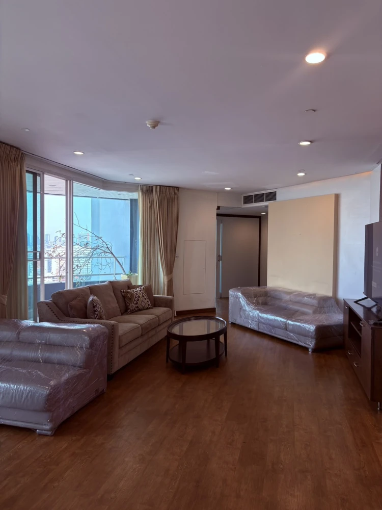 Watermark Chaophraya River apartment for rent. Ready to move in, fully furnished. Perfect for families, very comfortable. Book now!