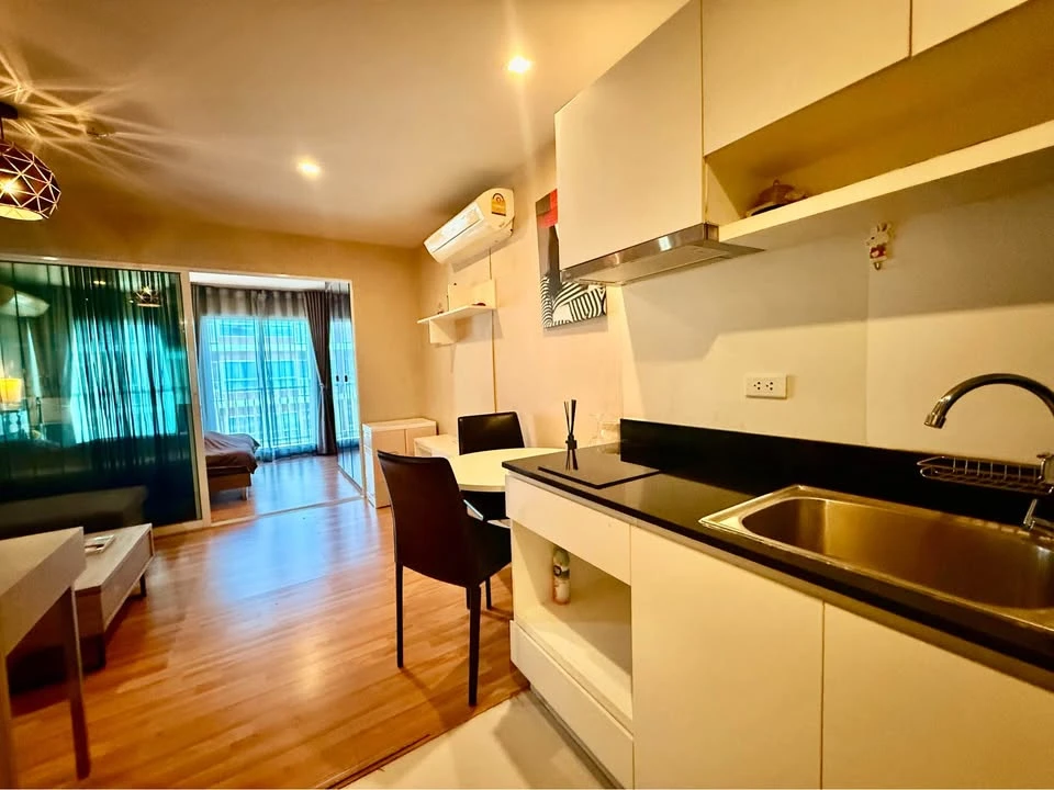 ให้เช่า WE Condo ห้องพร้อมอยู่ เฟอร์พร้อม กว้างขวางอยู่สบาย จองเลยห้ามพลาด!!!