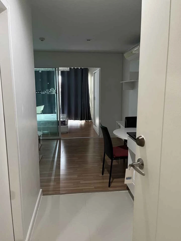 For rent: WE Condo, ready to move in, furnished, just bring your bags+++