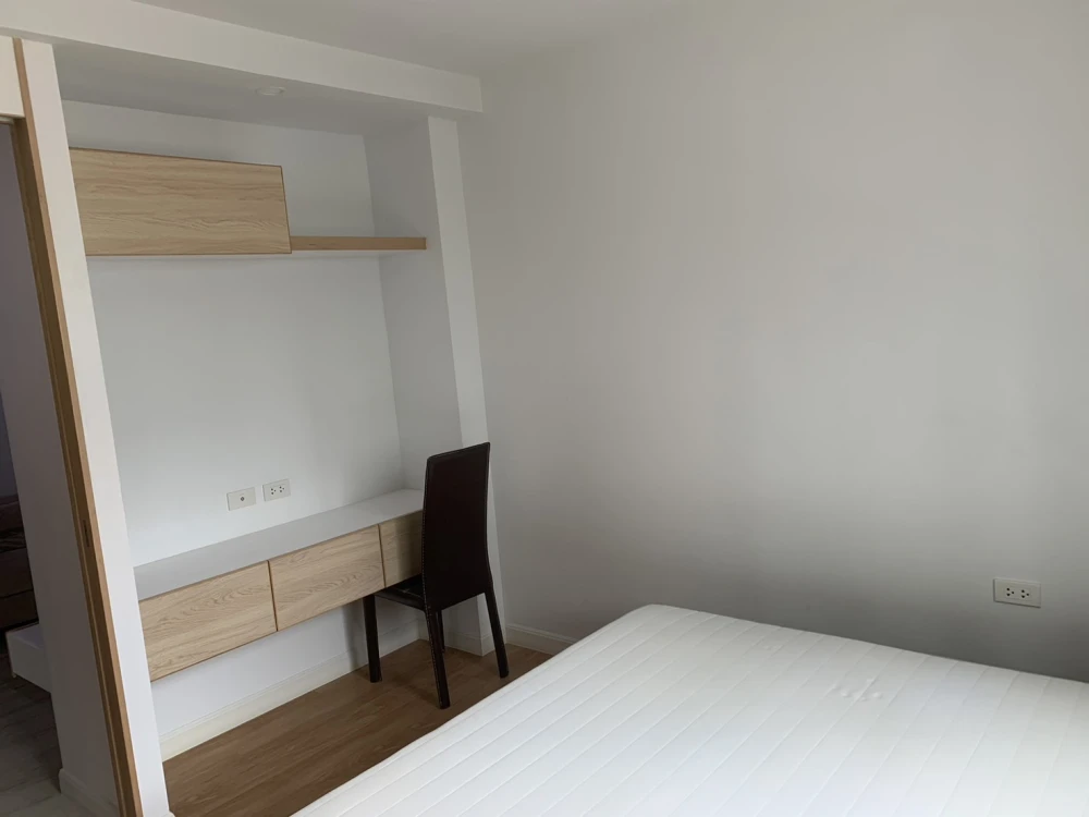 WE Condo for rent, corner unit, very livable, fully furnished, complete with appliances. Book now!
