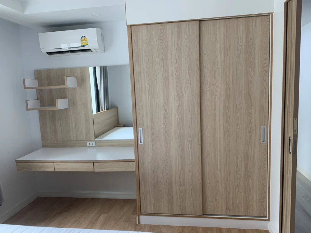 WE Condo for rent, corner unit, very livable, fully furnished, complete with appliances. Book now!