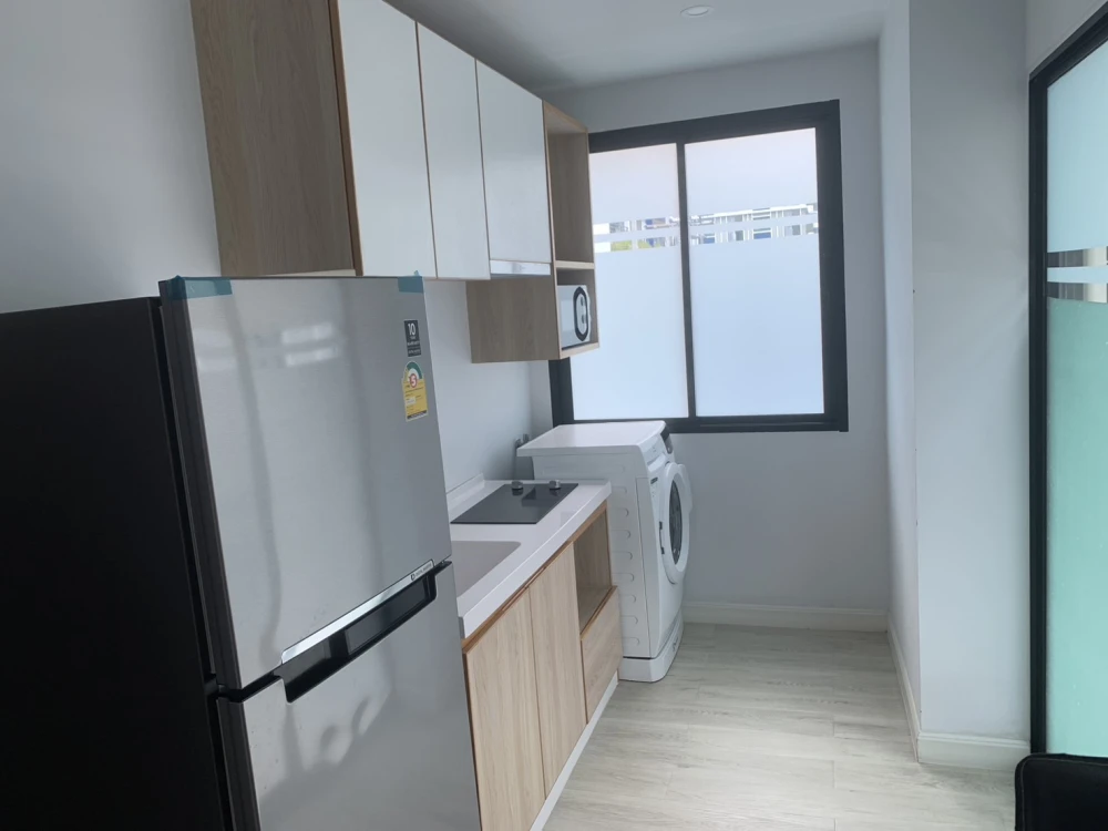 WE Condo for rent, corner unit, very livable, fully furnished, complete with appliances. Book now!
