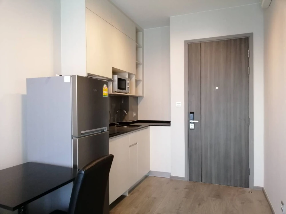 For rent: Whizdom Avenue Ratchada-Ladprao, 11th floor, corner room, fully furnished, ready to move in, reserve now.