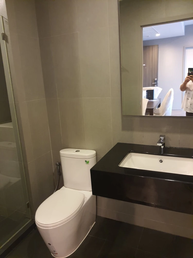For Rent: Whizdom Avenue Ratchada-Ladprao. Spacious 2-bedroom unit, fully furnished. Book now!