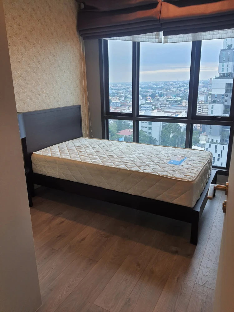 For Rent: Whizdom Avenue Ratchada-Ladprao. Spacious 2-bedroom unit, fully furnished. Book now!