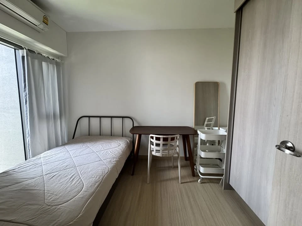 For rent: Whizdom Connect Sukhumvit, 12th floor. Fully furnished; just bring your belongings and move in.