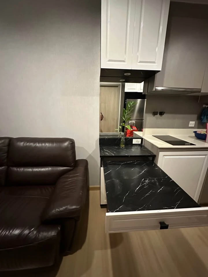 For rent: Whizdom Connect Sukhumvit, comfortable high-floor unit with good ventilation, fully furnished. Book now!