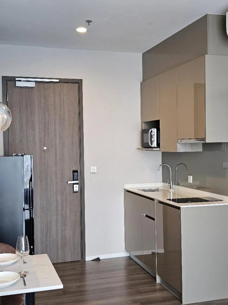 Whizdom Essence condo for rent, 11th floor, fully furnished. Book now!