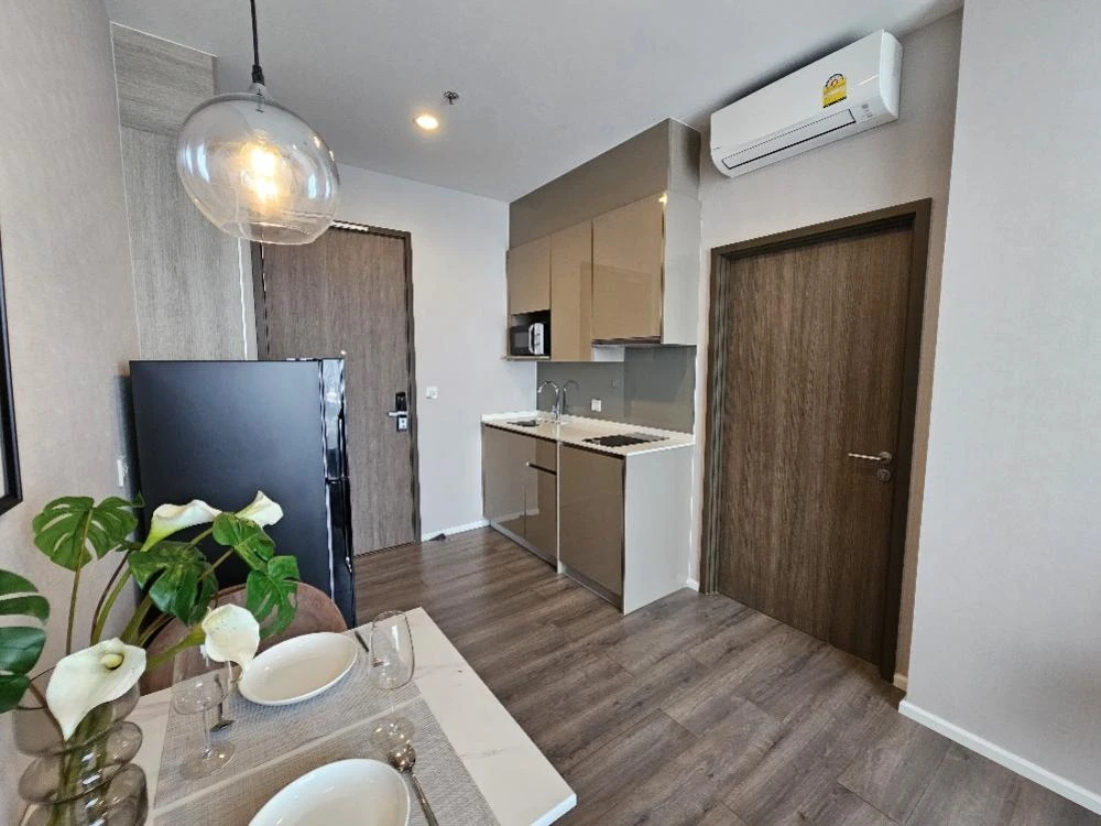 Whizdom Essence condo for rent, 11th floor, fully furnished. Book now!