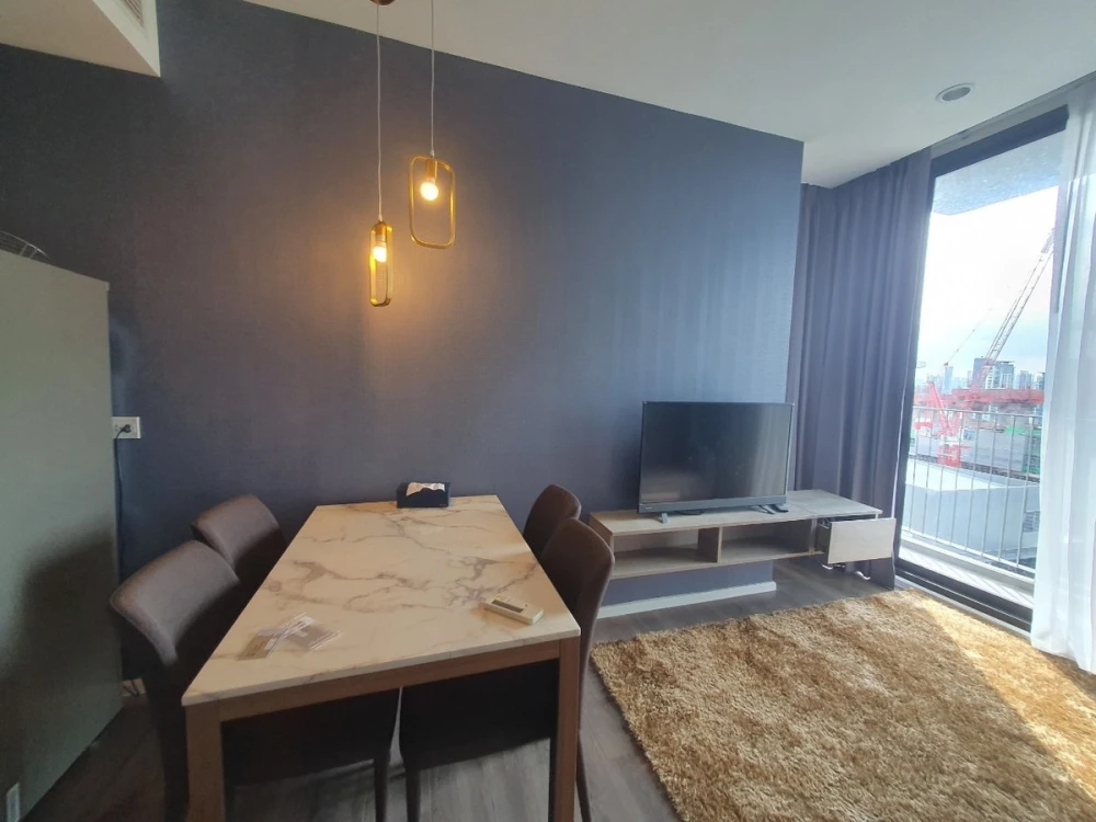 Whizdom Essence condo for rent, 17th floor. Nice unit, fully furnished. Book now!