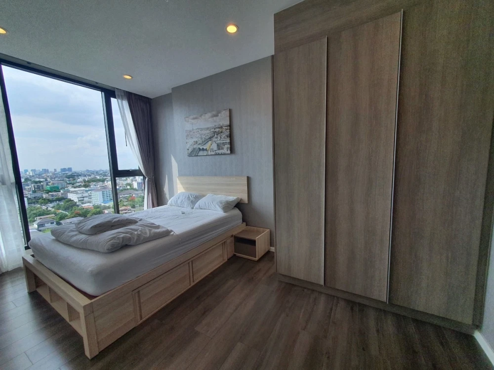 Whizdom Essence condo for rent, 17th floor. Nice unit, fully furnished. Book now!