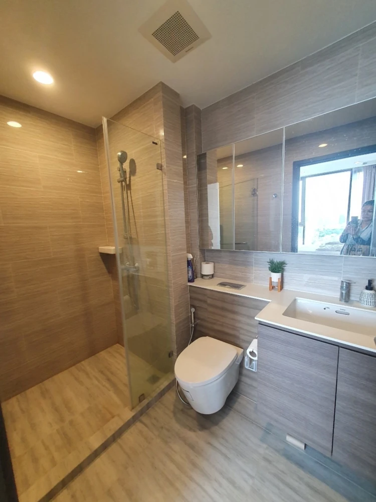 Whizdom Essence condo for rent, 17th floor. Nice unit, fully furnished. Book now!