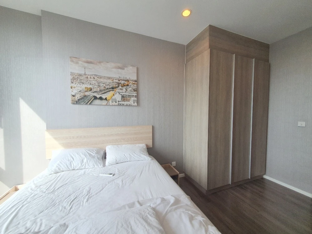 Whizdom Essence condo for rent, 17th floor. Nice unit, fully furnished. Book now!