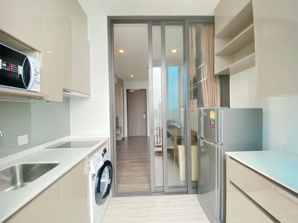 For Rent: Whizdom Essence, a lovely unit on the 39th floor with stunning high-floor views and complete amenities. Book now before it's too late!
