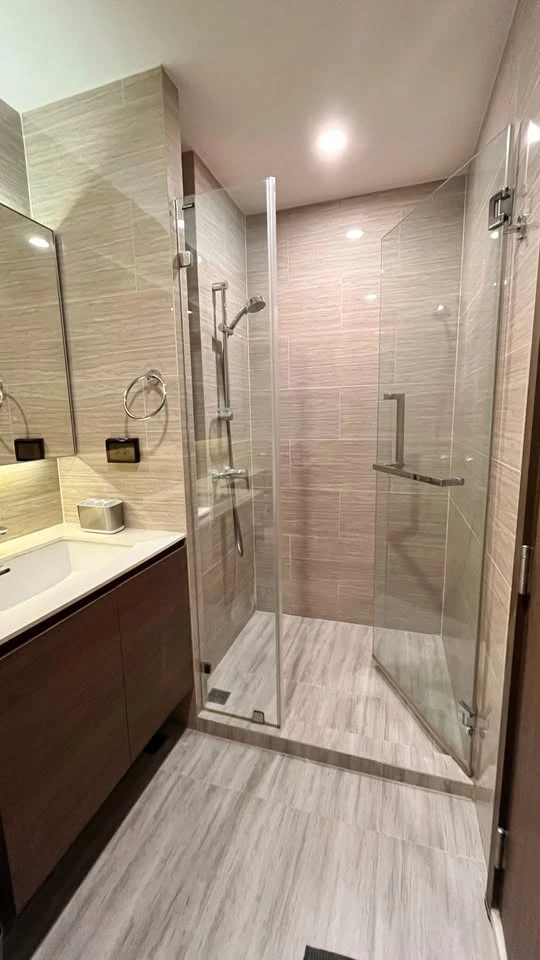 For rent: Whizdom Essence, high-floor corner unit, 1 bedroom plus, ideal for those seeking privacy and a high quality of life.