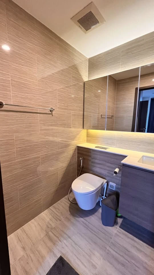 For rent: Whizdom Essence, high-floor corner unit, 1 bedroom plus, ideal for those seeking privacy and a high quality of life.