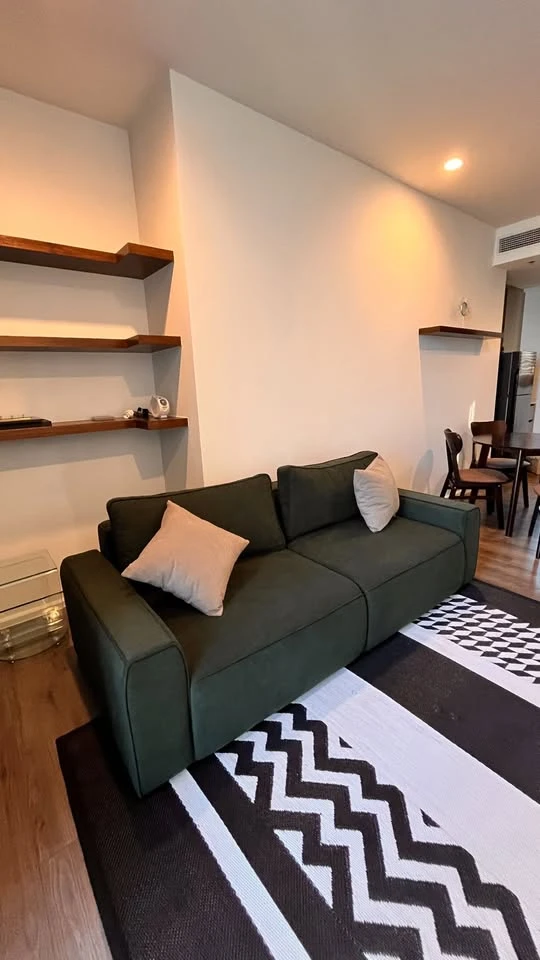 For rent: Whizdom Essence, high-floor corner unit, 1 bedroom plus, ideal for those seeking privacy and a high quality of life.