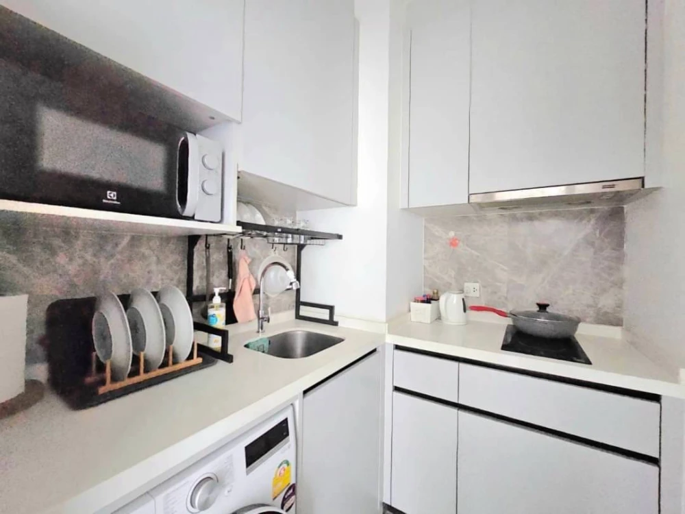 For rent: Whizdom Inspire Sukhumvit, 2 bedrooms, 1 bathroom, spacious living area. You won't be disappointed after booking.
