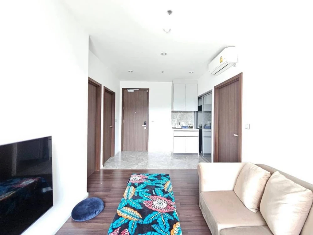 For rent: Whizdom Inspire Sukhumvit, 2 bedrooms, 1 bathroom, spacious living area. You won't be disappointed after booking.