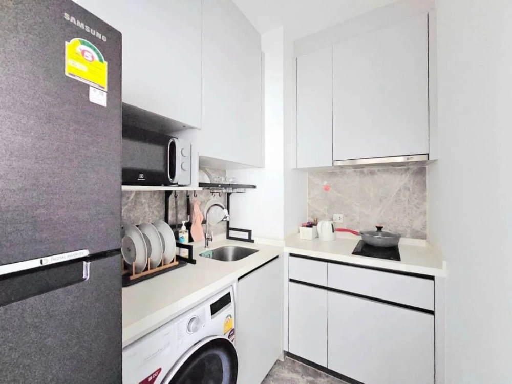 For rent: Whizdom Inspire Sukhumvit, 2 bedrooms, 1 bathroom, spacious living area. You won't be disappointed after booking.
