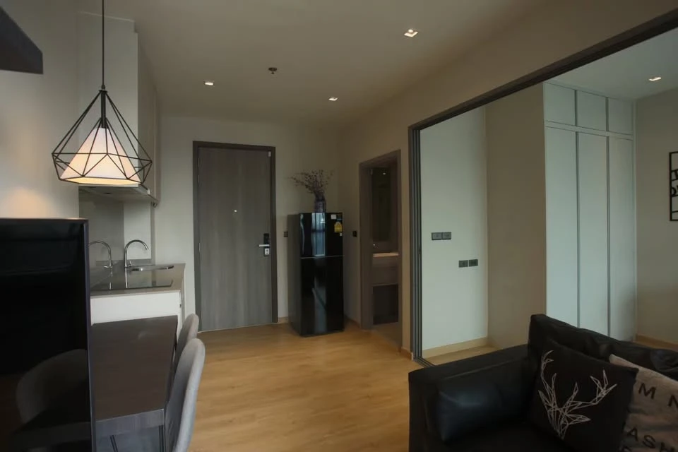 Whizdom Station Ratchada-Thapra condo for rent. Ready to move in, fully furnished with appliances. Book now, don't miss out!