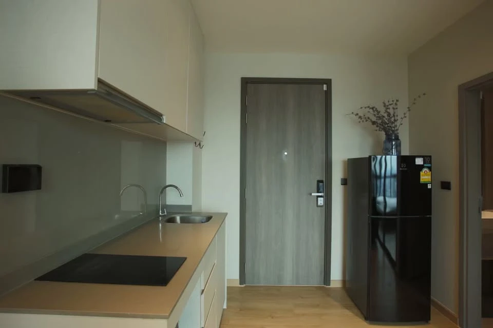 Whizdom Station Ratchada-Thapra condo for rent. Ready to move in, fully furnished with appliances. Book now, don't miss out!