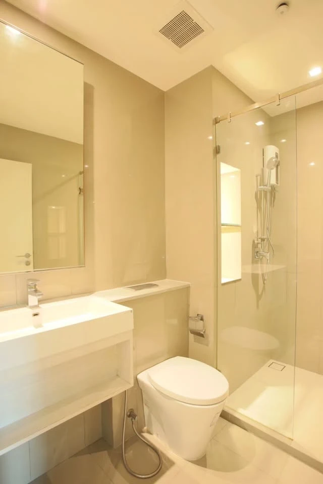 Whizdom Station Ratchada-Thapra condo for rent. Ready to move in, fully furnished with appliances. Book now, don't miss out!
