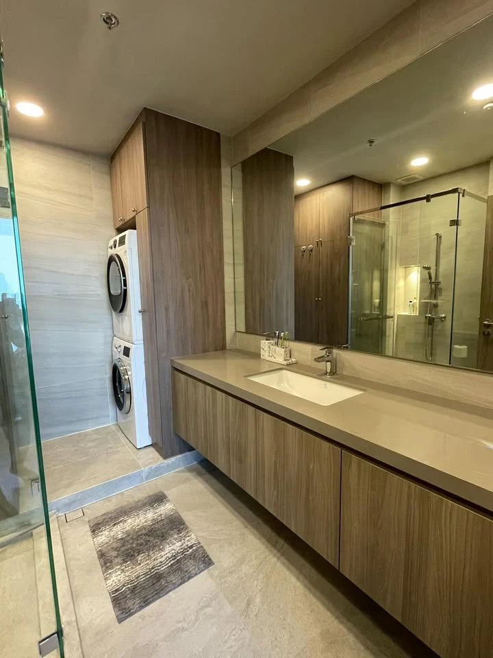 Whizdom The Forestias (Destinia) for rent, very spacious room, beautifully decorated with built-ins throughout the room, with gorgeous marble. Don't m
