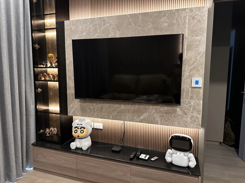 For rent: Whizdom The Forestias, high floor unit, fully furnished. Book now!