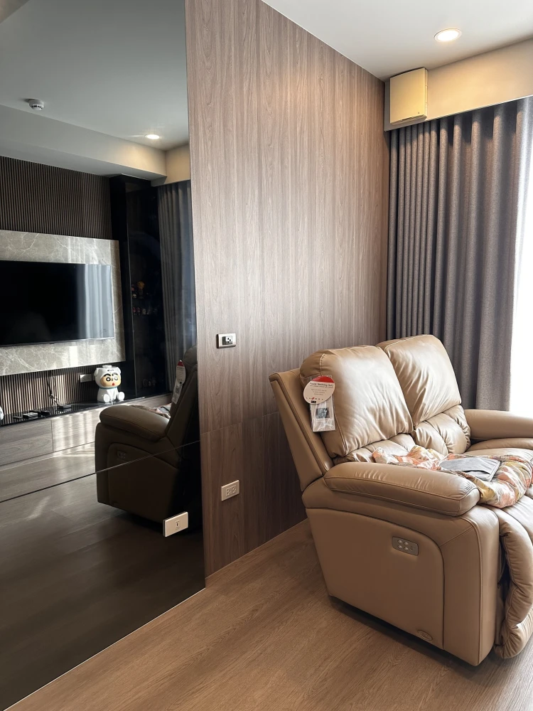 For rent: Whizdom The Forestias, high floor unit, fully furnished. Book now!