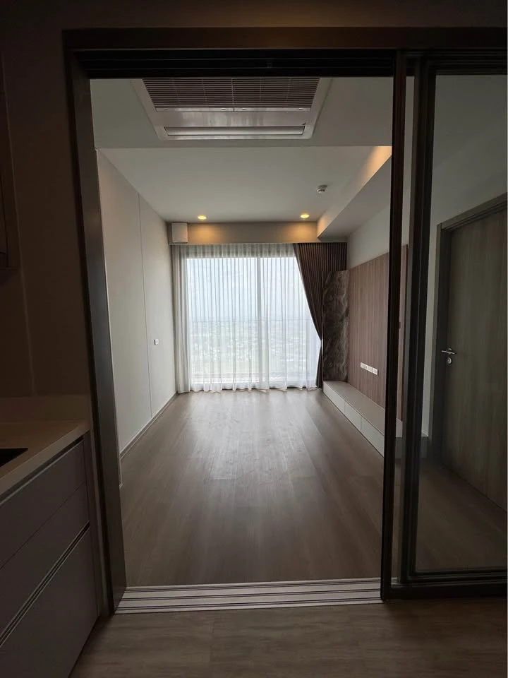 For rent: Whizdom THE FORESTIAS, room on the highest floor, airy location, not attached to the building opposite, always has a breeze, don't miss it.