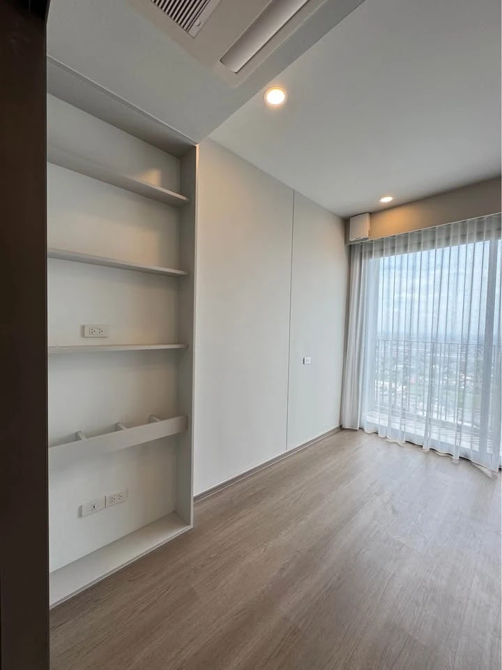 For rent: Whizdom THE FORESTIAS, room on the highest floor, airy location, not attached to the building opposite, always has a breeze, don't miss it.