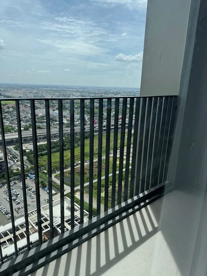 For rent: Whizdom THE FORESTIAS, room on the highest floor, airy location, not attached to the building opposite, always has a breeze, don't miss it.