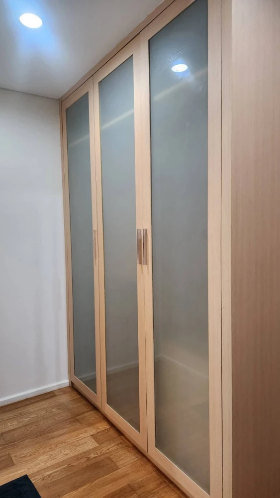 For rent: Wind Sukhumvit 23, 7th floor. Peaceful and private atmosphere, well-designed layout, bright and airy, comfortable living. Don't miss out!