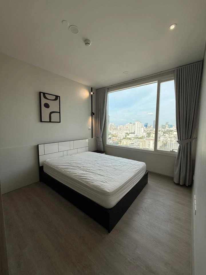 For rent: Wind Sukhumvit 23, ready to move in, high floor, spacious room, reserve now.