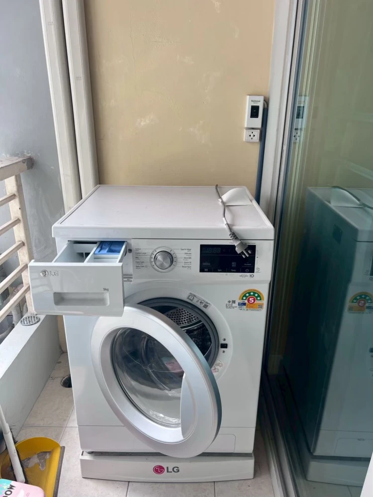 For rent: WISH @ SIAM 1-bedroom apartment, fully furnished with appliances, in a prime location. Don't miss out!
