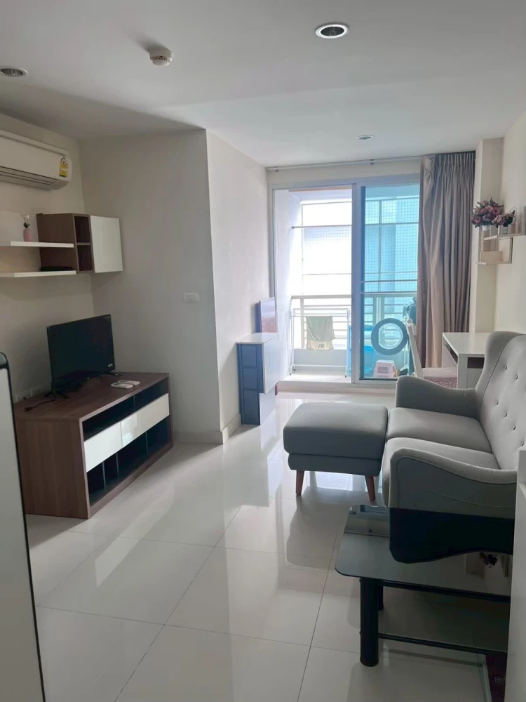 For rent: WISH @ SIAM 1-bedroom apartment, fully furnished with appliances, in a prime location. Don't miss out!