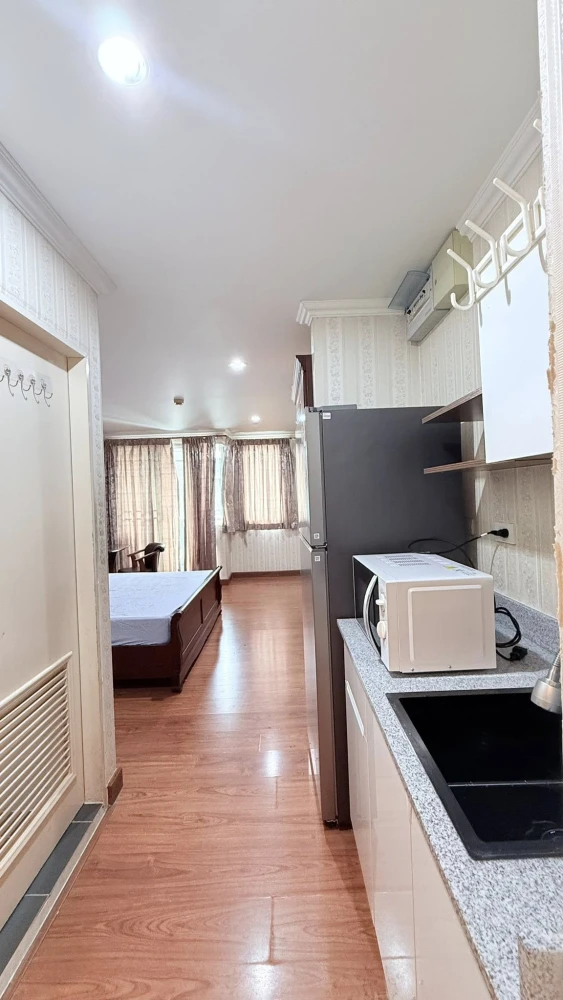 For rent: Wish @ Siam, 8th floor, Building B. Prime location, close to food options, super convenient. Book now!