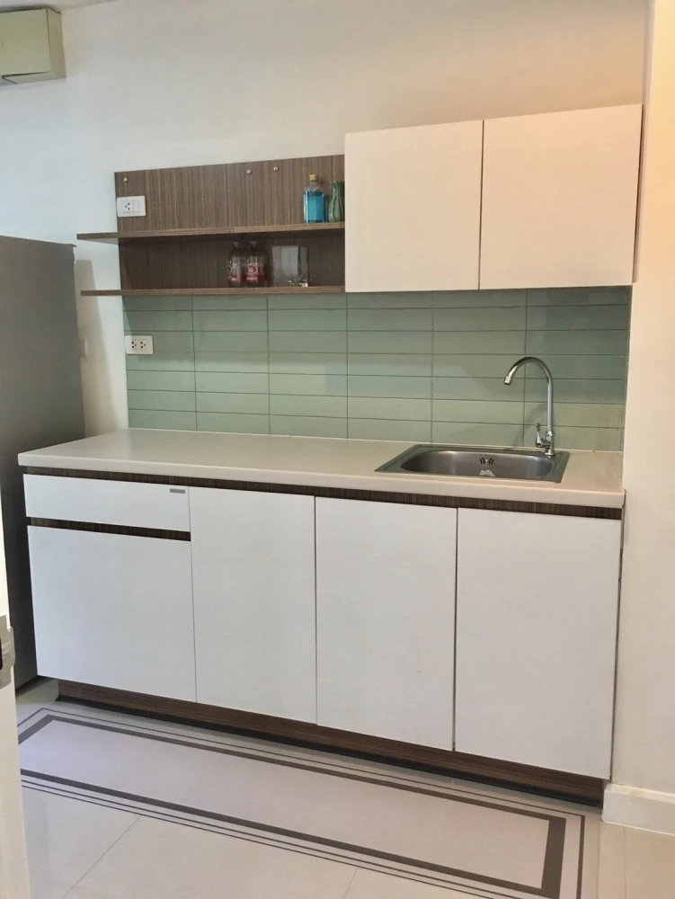 For rent: Wish @ Siam, spacious 42 sq m room, comfortable and not cramped, fully furnished. Don't miss out!