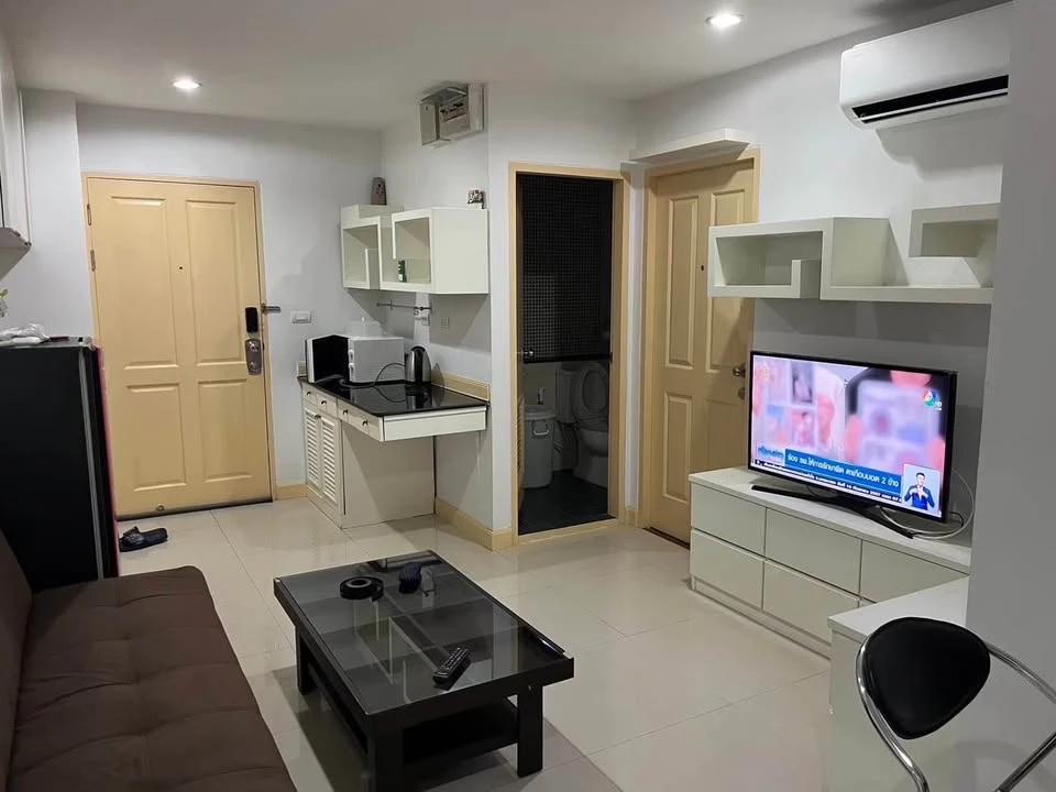 Wish @ Siam for rent, 2nd floor room, fully furnished, ready to move in. Don't miss out or you'll regret it.