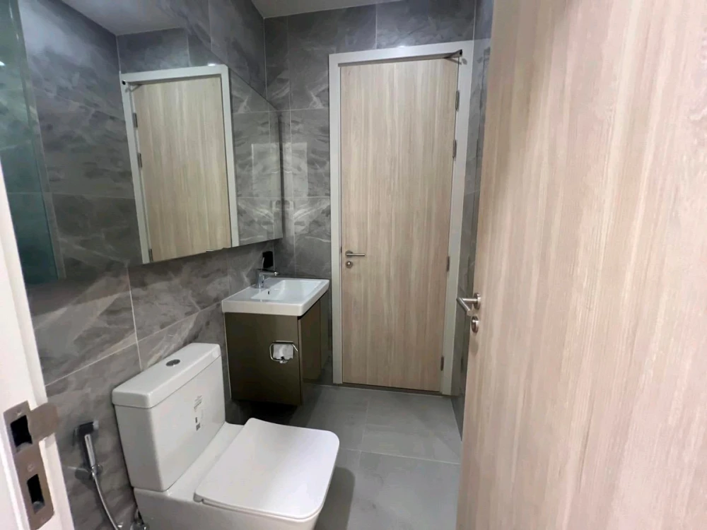For rent: Wish Signature 2 Midtown Siam, 12th floor. Beautifully furnished and ready to move in. Book now!