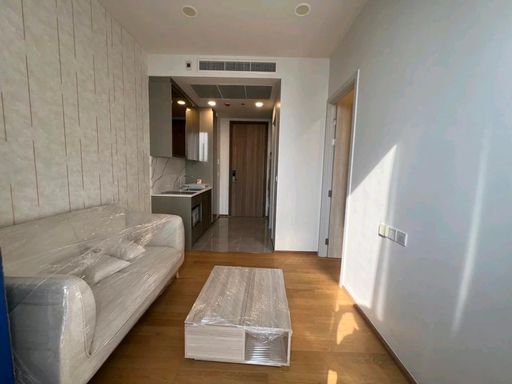 For rent: Wish Signature 2 Midtown Siam, 12th floor. Beautifully furnished and ready to move in. Book now!