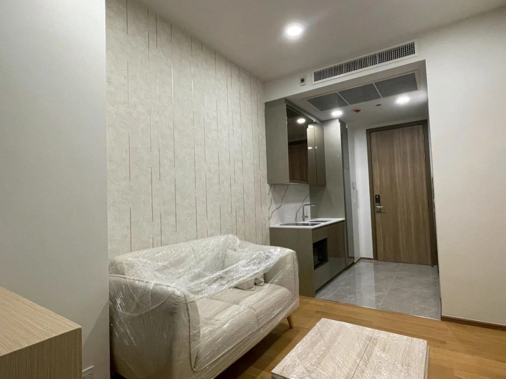 For rent: Wish Signature 2 Midtown Siam, 12th floor. Beautifully furnished and ready to move in. Book now!